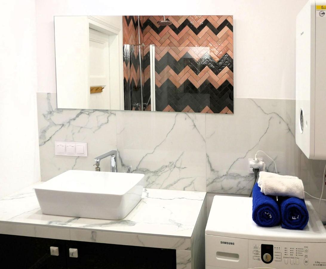 Tenement Apartment 90M2 City Center คราคูฟ ภายนอก รูปภาพ